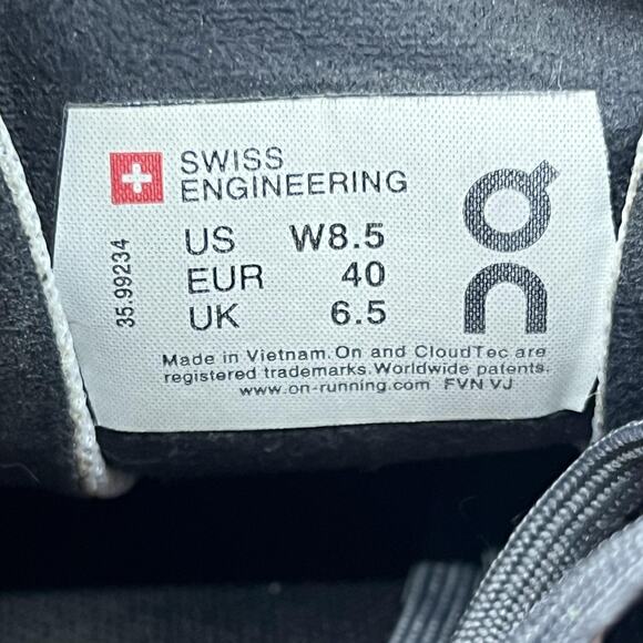 On Running Cloudflow Shoes Women Size 8.5 Black Peach Comfort Light Low Sneakers - Picture 8 of 9